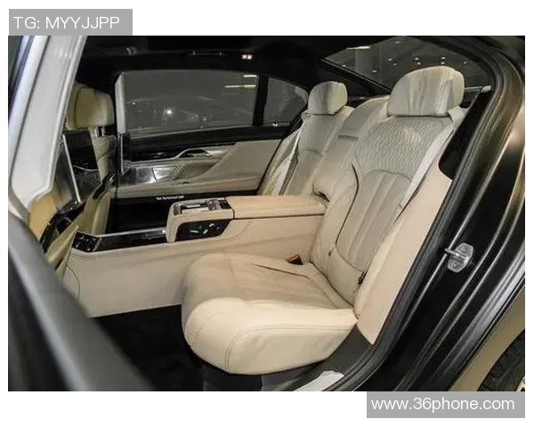 国外足球明星豪驾宝马车的奢华生活与精彩瞬间揭秘 国外足球明星豪驾宝马车的奢华生活与精彩瞬间揭秘